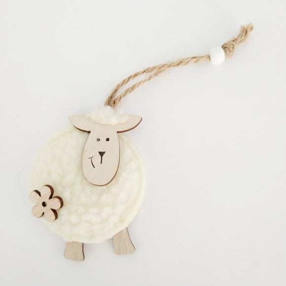 Schaf zum Hängen / Oveja con madera para colgar