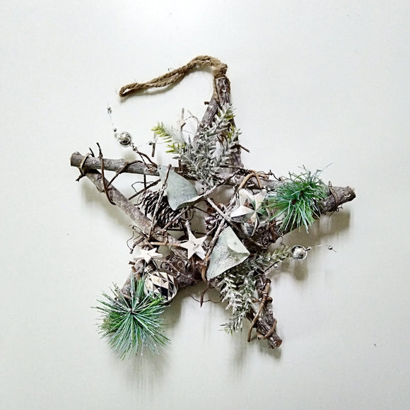 Deko-Hänger Holz-Stern mit Zapfen und Sternen / Percha decorativa estrella de madera con conos y estrellas