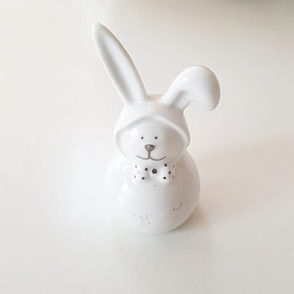 Keramik Hase mit Mütze und Fliege